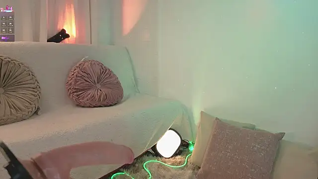 ashlynnlowe_ from StripChat is Freechat