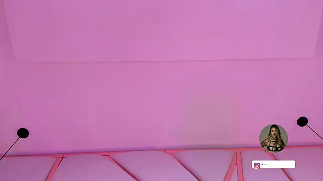 Sophie-velvet webcam