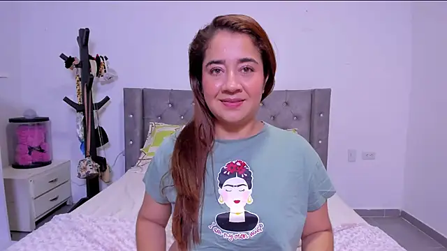 naive_natty10 webcam