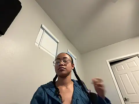 Webcam Model (RylReese)  is live.Free join now!