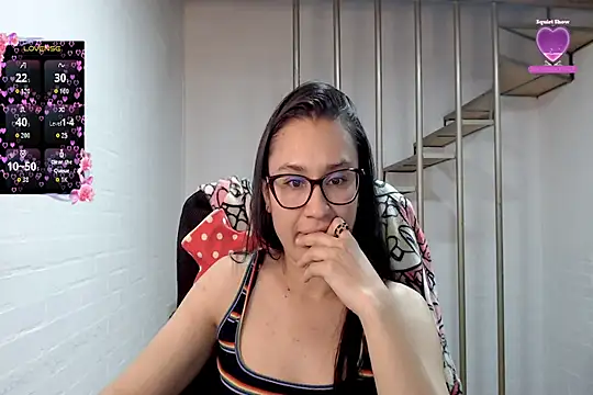 Jessie_Desire webcam