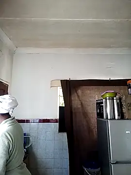 sluttylaura21 webcam