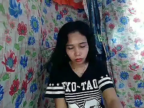 PinaySkinnyGirl webcam