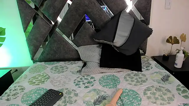 Emily_Castano webcam