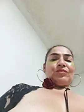 Webcam Model (MaryRoze_) is live