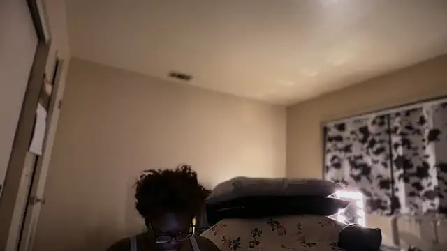 Yagurl___west webcam