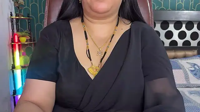 FlatVincy4 from StripChat is Freechat