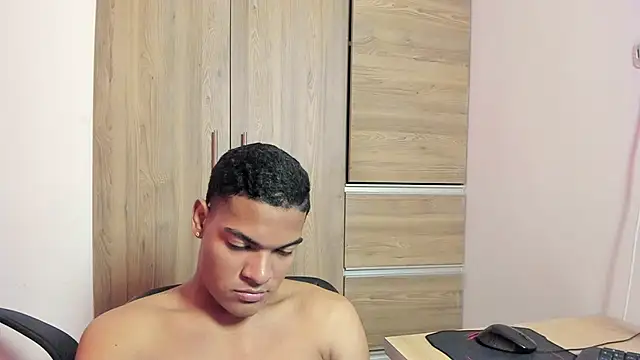 isaac_master77 webcam