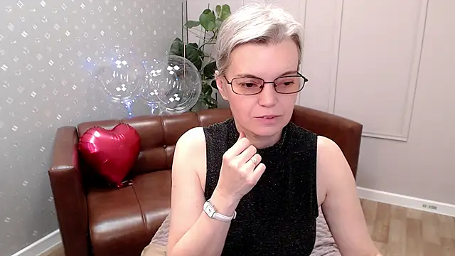 cutie_erikaa1 - Cutie_Erikaa1's free webcam - UK Sex Cams