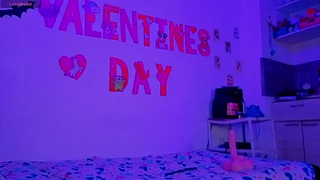 Celeste_Bauman webcam