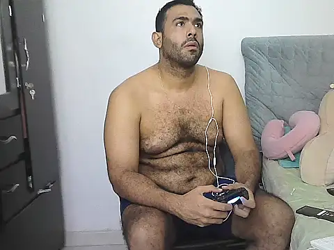 AlphaLatinoBear webcam