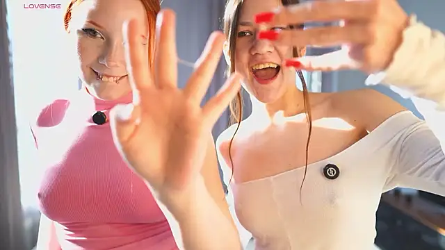 LoraineKlinger webcam