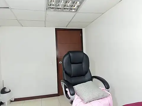 Aisha_hotts777 webcam