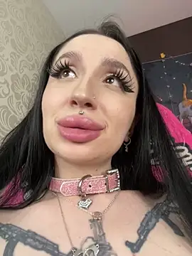 Webcam Model (Molly__Moon)  is live.Free join now!