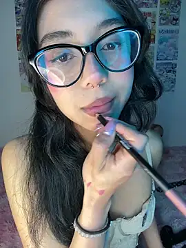 Webcam Model (Valen-Foxx1) is live