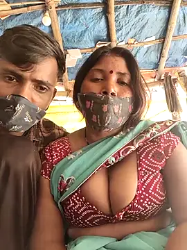 Indiandesicouple155 webcam