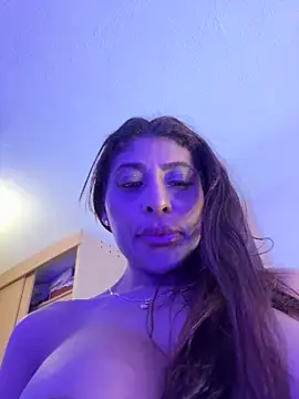 Webcam Model (canela_10)  is live.Free join now!