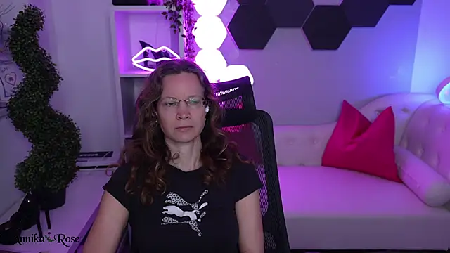 AnnikaRose webcam