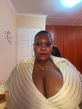 Webcam Model (Michyboldy) is live