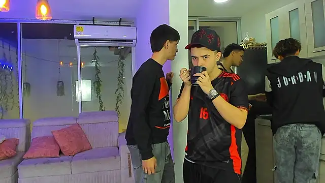 Houseofwarrios webcam