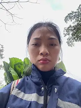 lyn-be99 - Lyn-be99's free webcam - UK Sex Cams