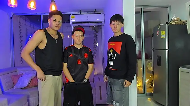 Houseofwarrios webcam