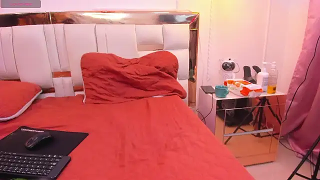 AlexandraMiller webcam