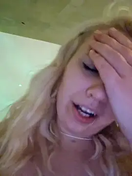 Webcam Model (VirginDaisy)  is live.Free join now!