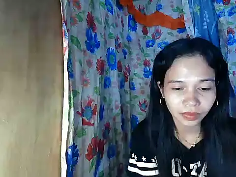PinaySkinnyGirl webcam