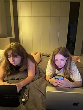 Nura N Sarah (Nura_n_Sarah)