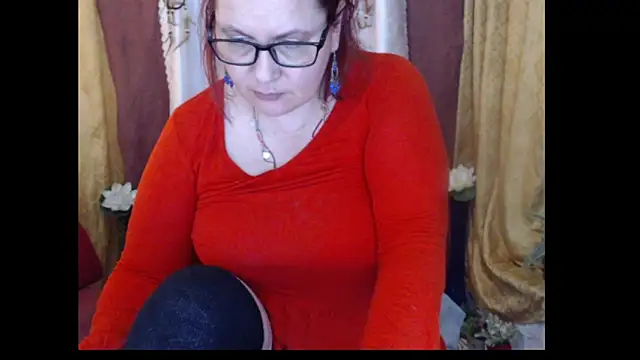 PlayfullMature webcam