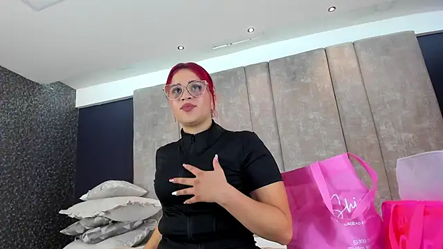 VictoriaCherry webcam