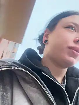 AlishaOfThorns webcam