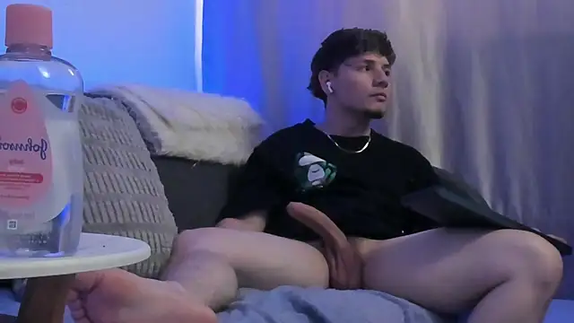 leoo_miller - Leoo_Miller's free webcam - UK Sex Cams