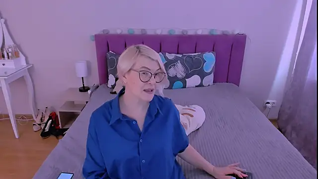 sabrinamacmarren webcam