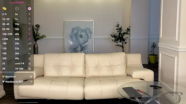 kiaralaluce - KiaraLaLuce's free webcam - UK Sex Cams