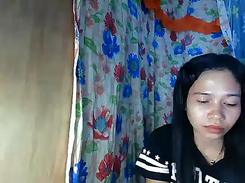 PinaySkinnyGirl webcam
