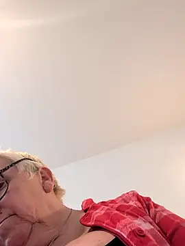 Playful_MILF_Demi webcam