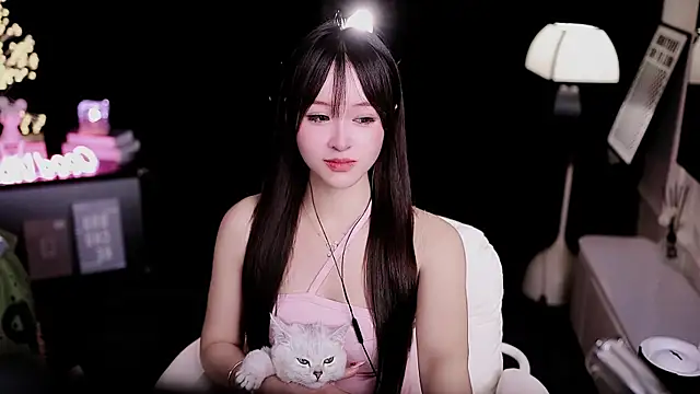 美女coward_by在线直播