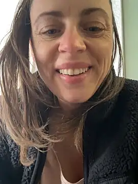 ladywithbigass webcam