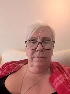 Playful_MILF_Demi webcam