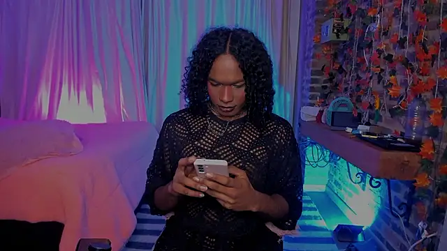 LaGoldenBitch webcam