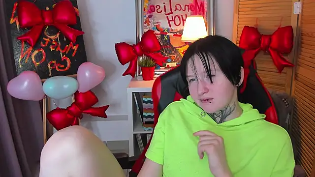 BakugoKatsuki webcam