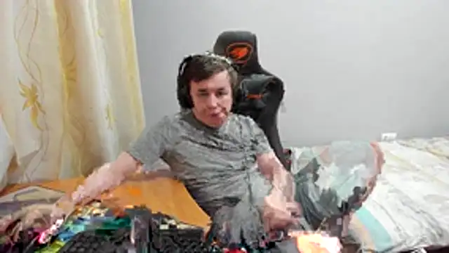 iliaskrislove webcam