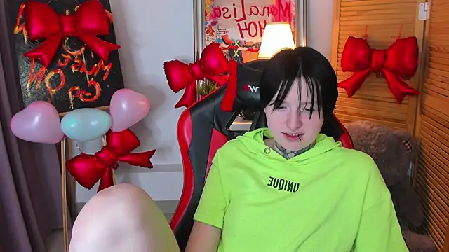 BakugoKatsuki webcam