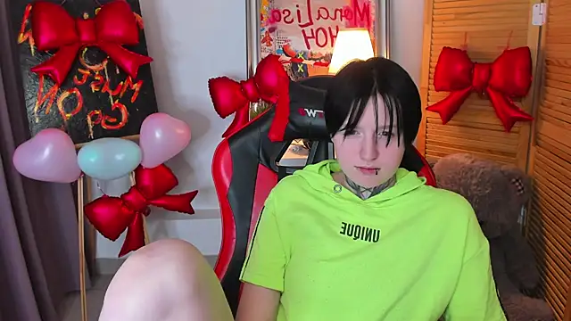 BakugoKatsuki webcam