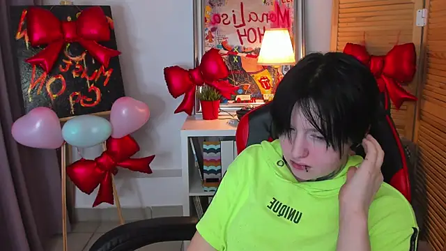 BakugoKatsuki webcam