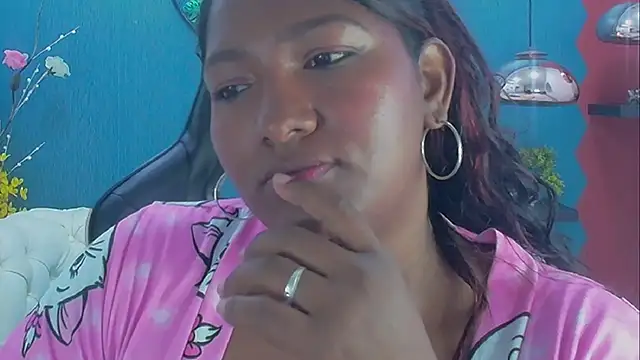 Amara_Brunette01 webcam