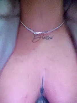 MissNyraSecret webcam