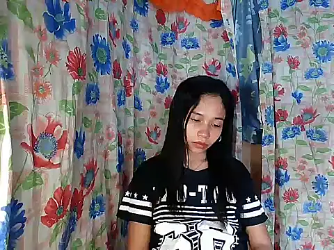 PinaySkinnyGirl webcam